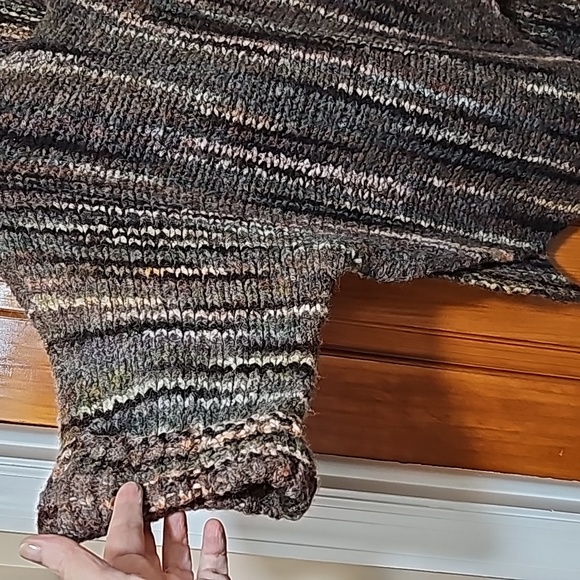 Sweater - Picture 4 of 4